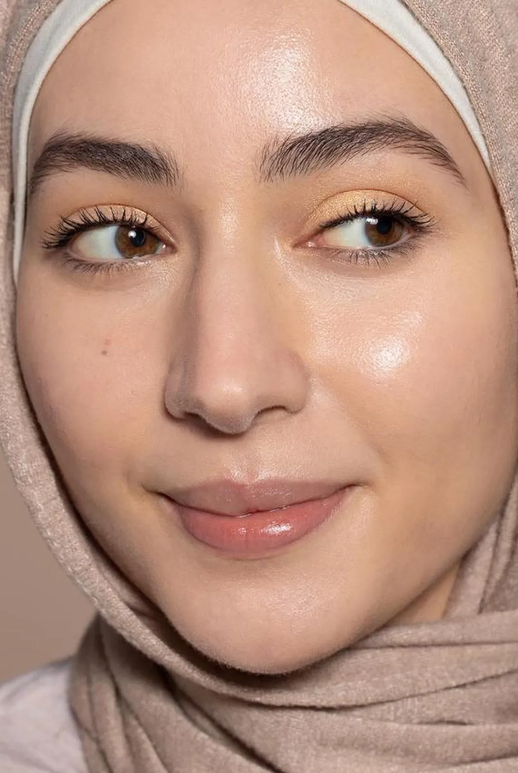 LIQUID POWDER CHROMATIC EYE TINT