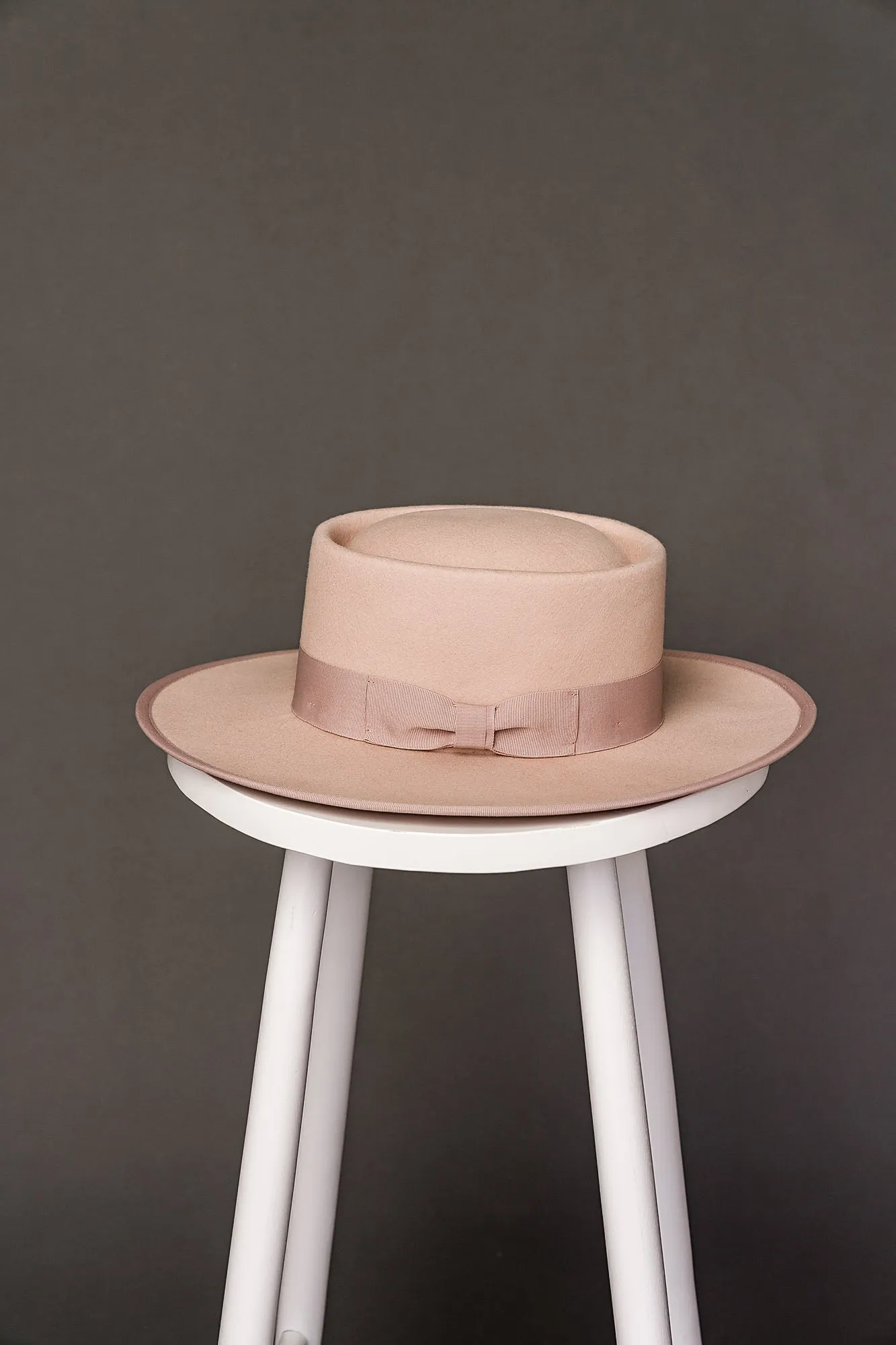 Lola Stiff Brim Hat in Blush